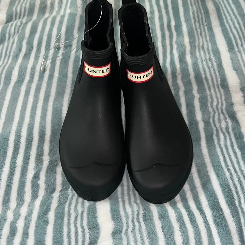 Women’s Hunter Chelsea rain boots size 8